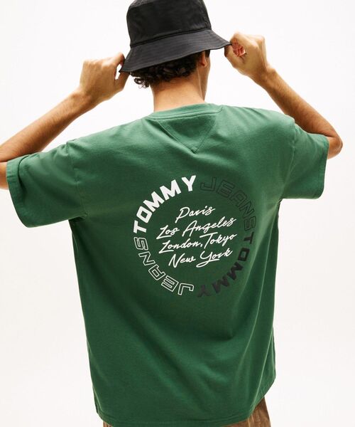 tommy jeans(トミー ジーンズ)の「サインサークルリラックスショートスリーブTシャツ(Tシャツ/カットソー・メンズ・ホワイト/グリーン/マルチ/グレー・LARGE/X-LARGE/MEDIUM/X-SMALL/SMALL)」の10枚目の写真