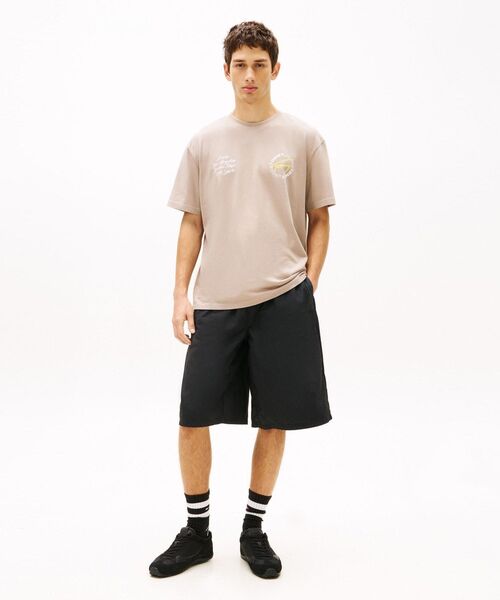 tommy jeans(トミー ジーンズ)の「サインサークルリラックスショートスリーブTシャツ(Tシャツ/カットソー・メンズ・ホワイト/グリーン/マルチ/グレー・LARGE/X-LARGE/MEDIUM/X-SMALL/SMALL)」の16枚目の写真