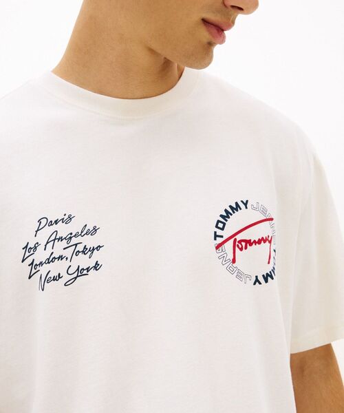 tommy jeans(トミー ジーンズ)の「サインサークルリラックスショートスリーブTシャツ(Tシャツ/カットソー・メンズ・ホワイト/グリーン/マルチ/グレー・LARGE/X-LARGE/MEDIUM/X-SMALL/SMALL)」の20枚目の写真
