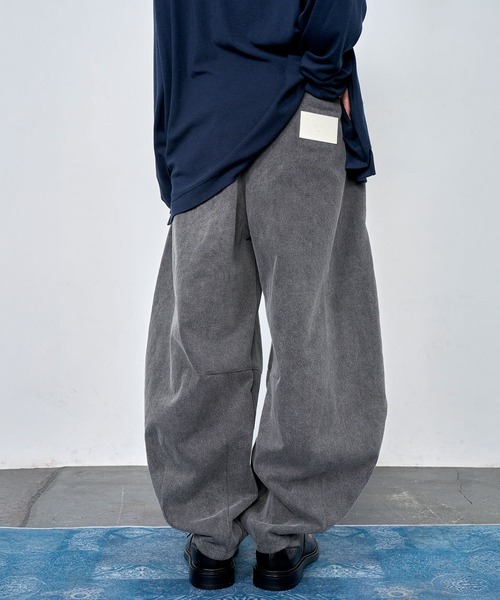 Nora Lily(ノラリリー)の「【Nora Lily】Tuck Washed Denim Barrel Pants(デニムパンツ・メンズ・インディゴブルー/ブラック・FREE)」の9枚目の写真