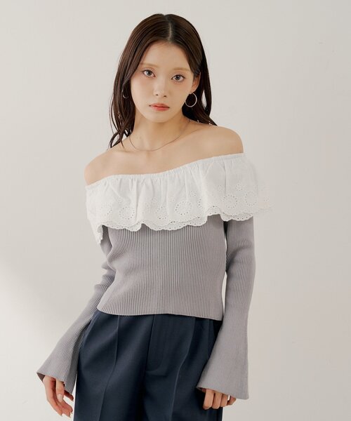 Chico(チコ)の「【SALON by Chico】前後2wayダブルレースフリルオフショルニット(ニット/セーター・レディース・ブラック/アイボリー/グレー・FREE)」の10枚目の写真