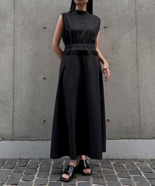 &g'aime(アンジェム)の「【&g'aime 】ダブルウエストワンピース Double-Waist Dress(ワンピース・レディース・グレイッシュベージュ/ブラック・FREE)」の2枚目の写真