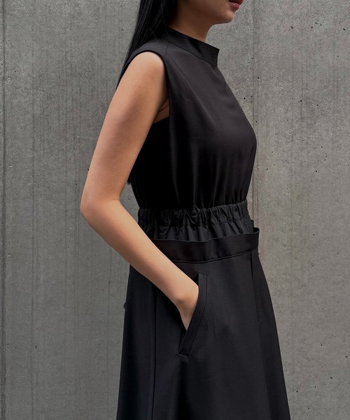 &g'aime(アンジェム)の「【&g'aime 】ダブルウエストワンピース Double-Waist Dress(ワンピース・レディース・グレイッシュベージュ/ブラック・FREE)」の3枚目の写真