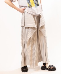 OSMOSIS（オズモーシス）の「ランダムプリーツカスケードパンツ（その他パンツ）」