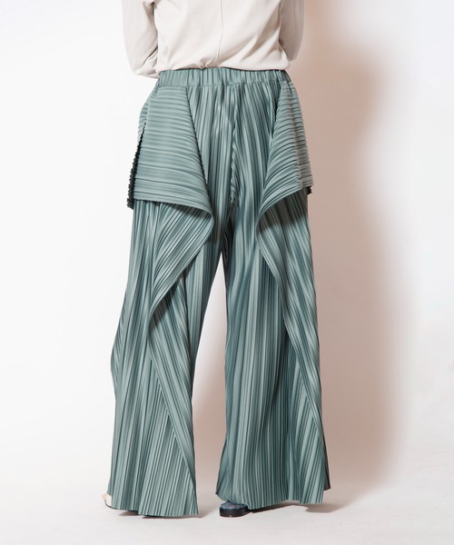 OSMOSIS（オズモーシス）の「ランダムプリーツカスケードパンツ（その他パンツ・レディース・チャコール/グリーン/ブラック/アイボリー・ONE SIZE）」の8枚目の写真