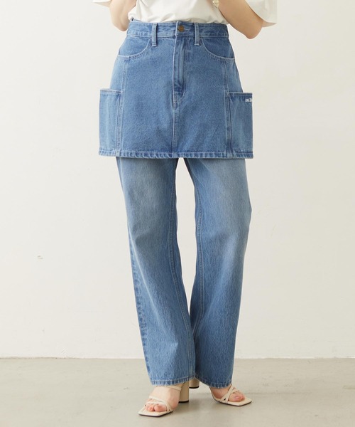 MILKFED.（ミルクフェド）の「PANELED POCKET DENIM MINI SKIRT（デニムスカート・レディース・ライトインディゴブルー/ライトブルー/ブラック・S/M）」の2枚目の写真