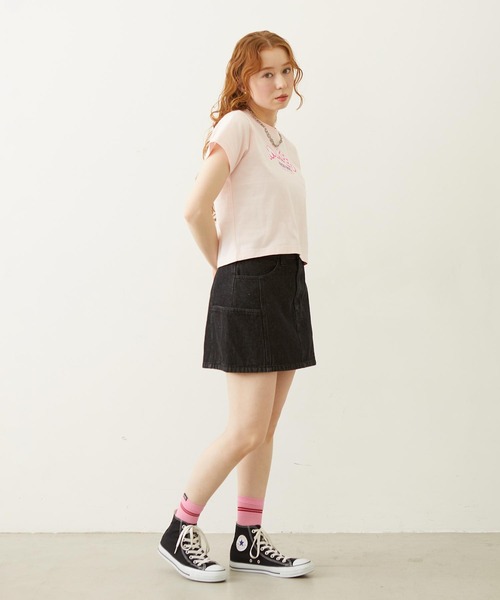 MILKFED.（ミルクフェド）の「PANELED POCKET DENIM MINI SKIRT（デニムスカート・レディース・ライトインディゴブルー/ライトブルー/ブラック・S/M）」の6枚目の写真
