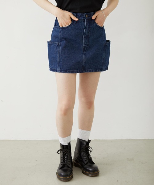 MILKFED.（ミルクフェド）の「PANELED POCKET DENIM MINI SKIRT（デニムスカート・レディース・ライトインディゴブルー/ライトブルー/ブラック・S/M）」の22枚目の写真