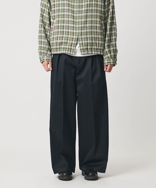 KHOKI(コッキ)の「<KHOKI for UNITED ARROWS & SONS> TUCK PANTS/パンツ(チノパンツ・メンズ・ホワイト/ネイビー・1/2/0/3)」の6枚目の写真