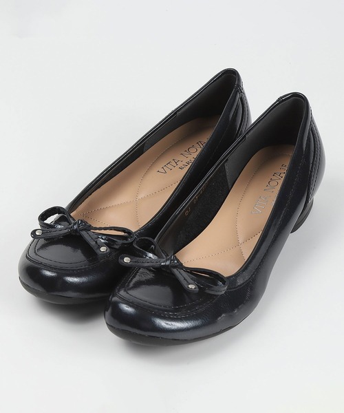 shoe'mercato VITA NOVA　リボン付パンプス ブラックエナメル VITA NOVA（ヴィタノヴァ）リボン付カッターパンプス（バレエシューズ