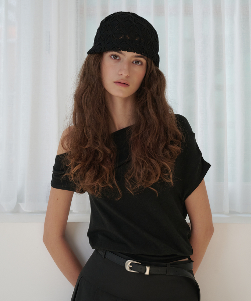 MARROT(マロット)の「ドレープアシンメトリーティー_ブラック(Tシャツ/カットソー・レディース・ブラック・SMALL/MEDIUM)」の4枚目の写真