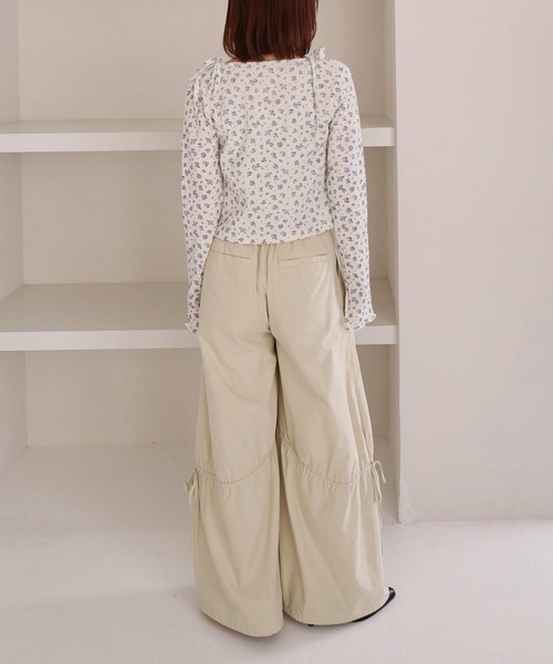 archives（アルシーヴ）の「小花柄シャーリングビスチェカットアンサンブル（アンサンブル・レディース・ブルー/アイボリー/ネイビー・MEDIUM）」の13枚目の写真