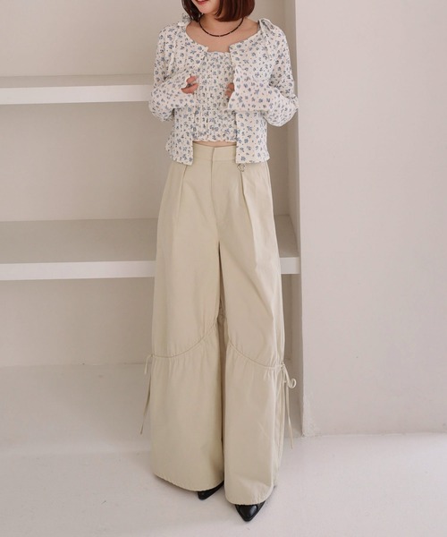 archives（アルシーヴ）の「小花柄シャーリングビスチェカットアンサンブル（アンサンブル・レディース・ブルー/アイボリー/ネイビー・MEDIUM）」の11枚目の写真
