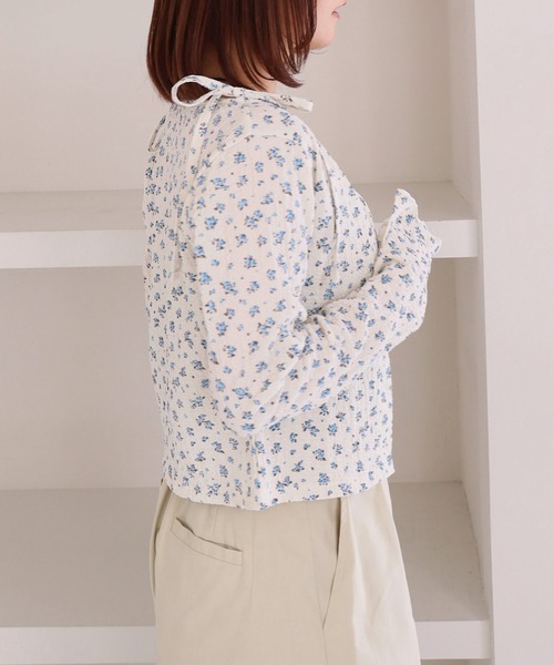 archives（アルシーヴ）の「小花柄シャーリングビスチェカットアンサンブル（アンサンブル・レディース・ブルー/アイボリー/ネイビー・MEDIUM）」の7枚目の写真