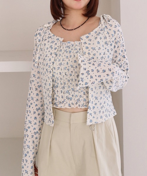 archives（アルシーヴ）の「小花柄シャーリングビスチェカットアンサンブル（アンサンブル・レディース・ブルー/アイボリー/ネイビー・MEDIUM）」の6枚目の写真