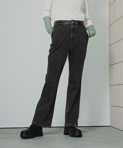 LEPSIM(レプシィム)の「よく伸びデニムパンツ 638904(デニムパンツ・レディース・インディゴブルー/ブルー/チャコールグレー・LARGE/MEDIUM)」の1枚目の写真