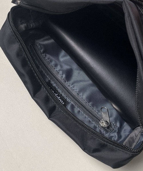 CALIFORNIA OUTFITTERS(カリフォルニア アウトフィッターズ)の「3C19 スクエアミニショルダーバッグ(ショルダーバッグ・メンズ・ブラック・ONESIZE)」の4枚目の写真