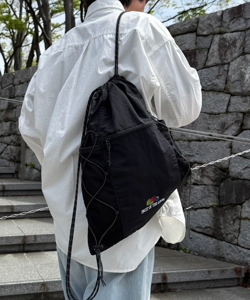 FRUIT OF THE LOOM(フルーツオブザルーム)の「【FRUIT OF THE LOOM】ロゴ刺繍 ダブルドローコード ナップサック◎(バックパック/リュック・レディース・イエロー/ネイビー/ピンク/ホワイト/グレー/ブラック・FREE)」の17枚目の写真