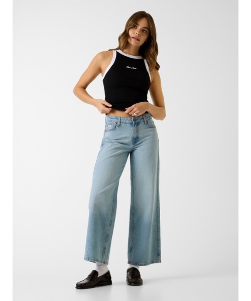 GUESS JEANS(ゲスジーンズ)の「GUESS JEANS Embro Ringer Tank タンクトップ(タンクトップ・レディース・ホワイト/ブラック・X-SMALL/SMALL/MEDIUM)」の5枚目の写真