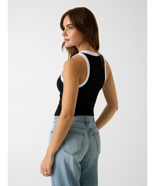 GUESS JEANS(ゲスジーンズ)の「GUESS JEANS Embro Ringer Tank タンクトップ(タンクトップ・レディース・ホワイト/ブラック・X-SMALL/SMALL/MEDIUM)」の7枚目の写真