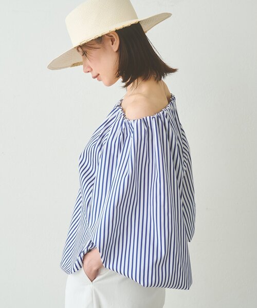 Whim Gazette(ウィムガゼット)の「タイプライターオフショルブラウス/セットアップ可(シャツ/ブラウス・レディース・ベージュ/ブルー/オフホワイト・FREE)」の16枚目の写真