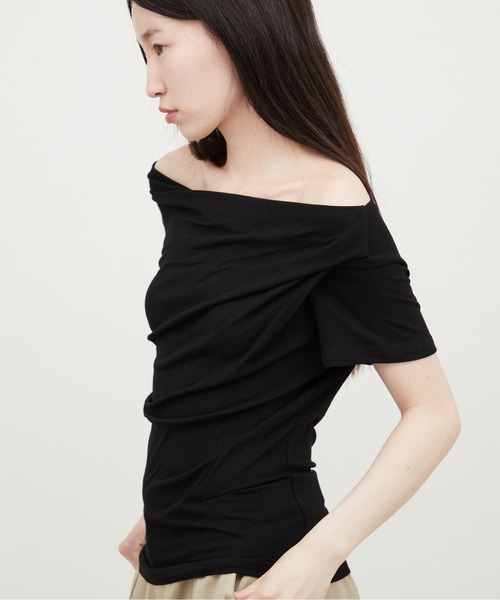 OFROOM(オフルーム)の「【接触冷感】Drape Rib Short Sleeve Tee|ドレープリブショートスリーブTee(Tシャツ/カットソー・レディース・グレイッシュベージュ/ブラック/ホワイト・FREE)」の2枚目の写真