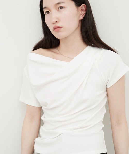 OFROOM(オフルーム)の「【接触冷感】Drape Rib Short Sleeve Tee|ドレープリブショートスリーブTee(Tシャツ/カットソー・レディース・グレイッシュベージュ/ブラック/ホワイト・FREE)」の16枚目の写真
