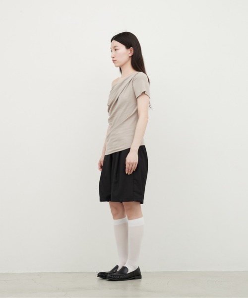 OFROOM(オフルーム)の「【接触冷感】Drape Rib Short Sleeve Tee|ドレープリブショートスリーブTee(Tシャツ/カットソー・レディース・グレイッシュベージュ/ブラック/ホワイト・FREE)」の12枚目の写真
