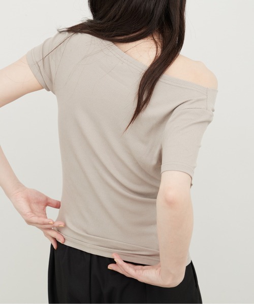OFROOM(オフルーム)の「【接触冷感】Drape Rib Short Sleeve Tee|ドレープリブショートスリーブTee(Tシャツ/カットソー・レディース・グレイッシュベージュ/ブラック/ホワイト・FREE)」の10枚目の写真