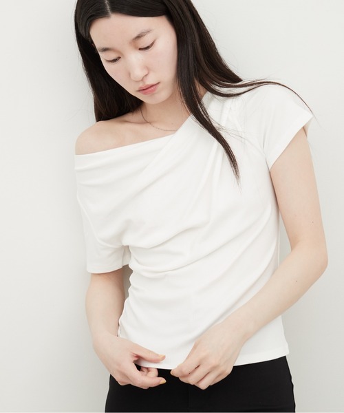 OFROOM(オフルーム)の「【接触冷感】Drape Rib Short Sleeve Tee|ドレープリブショートスリーブTee(Tシャツ/カットソー・レディース・グレイッシュベージュ/ブラック/ホワイト・FREE)」の8枚目の写真