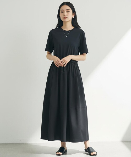 UNFILO(アンフィーロ)の「【VERY掲載】BEAUTY FORM-T コンビワンピース(ワンピース・レディース・ベージュ系1/ネイビー系/ブラック系・SMALL/MEDIUM/LARGE)」の1枚目の写真