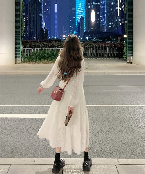 CHUL(チュル)の「シアーレースティアードロングワンピース(ワンピース・レディース・ホワイト・LARGE/MEDIUM/SMALL)」の3枚目の写真