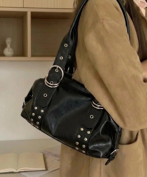 yuue' ( wear )(ユーイ)の「スタッズデザインショルダーバッグ(ショルダーバッグ・レディース・ブラック/ホワイト/ダークブラウン・FREE)」の1枚目の写真