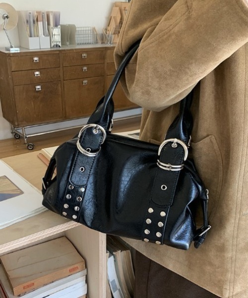 yuue' ( wear )(ユーイ)の「スタッズデザインショルダーバッグ(ショルダーバッグ・レディース・ブラック/ホワイト/ダークブラウン・FREE)」の11枚目の写真