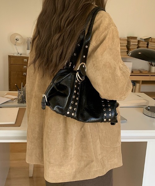 yuue' ( wear )(ユーイ)の「スタッズデザインショルダーバッグ(ショルダーバッグ・レディース・ブラック/ホワイト/ダークブラウン・FREE)」の12枚目の写真