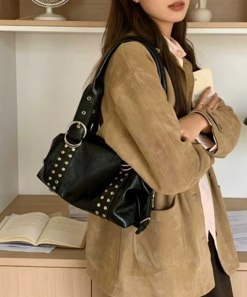 yuue' ( wear )(ユーイ)の「スタッズデザインショルダーバッグ(ショルダーバッグ・レディース・ブラック/ホワイト/ダークブラウン・FREE)」の18枚目の写真