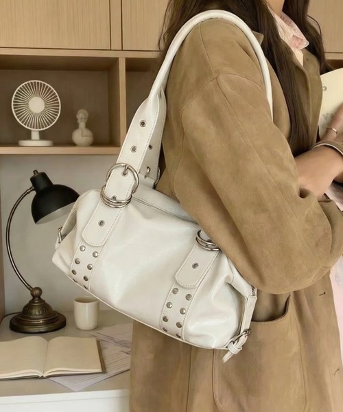 yuue' ( wear )(ユーイ)の「スタッズデザインショルダーバッグ(ショルダーバッグ・レディース・ブラック/ホワイト/ダークブラウン・FREE)」の20枚目の写真