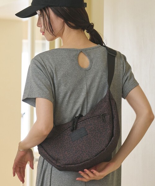 JANSPORT(ジャンスポーツ)の「【別注】<JANSPORT>UNPHASED ショルダーバッグ(ショルダーバッグ・レディース・その他1/ブラック・FREE)」の6枚目の写真
