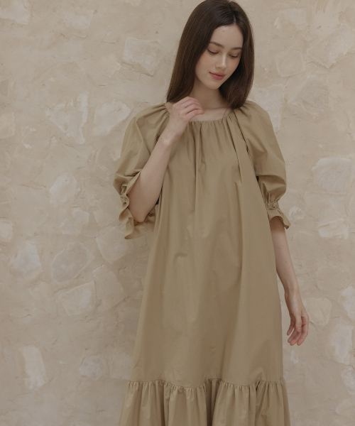 TINABLOSSOM(ティナ ブロッサム)の「ローリングベージュドレス(ワンピース・レディース・その他・SHORT/LONG)」の3枚目の写真