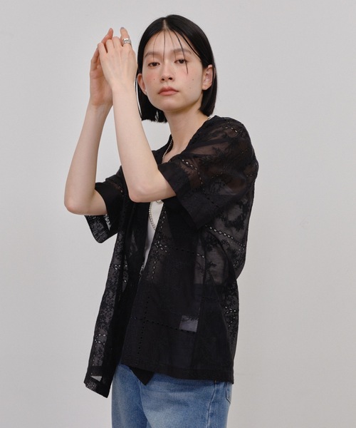 Shelly island（シェリーアイランド）の「総刺繍シアー半袖シャツ（シャツ/ブラウス・レディース・ブラック/ブラウン/その他/ホワイト・FREE）」の6枚目の写真