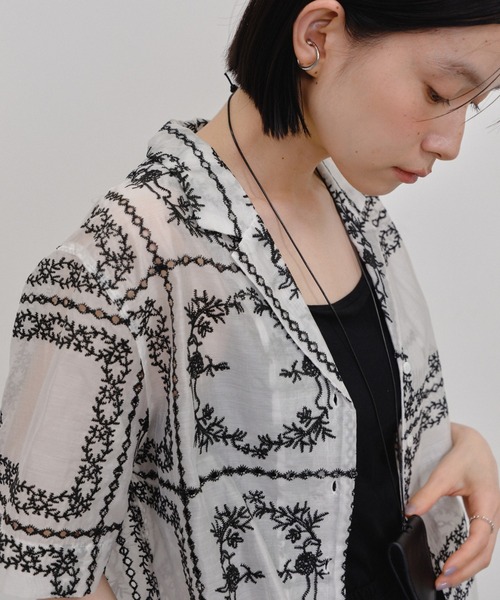Shelly island（シェリーアイランド）の「総刺繍シアー半袖シャツ（シャツ/ブラウス・レディース・ブラック/ブラウン/その他/ホワイト・FREE）」の10枚目の写真