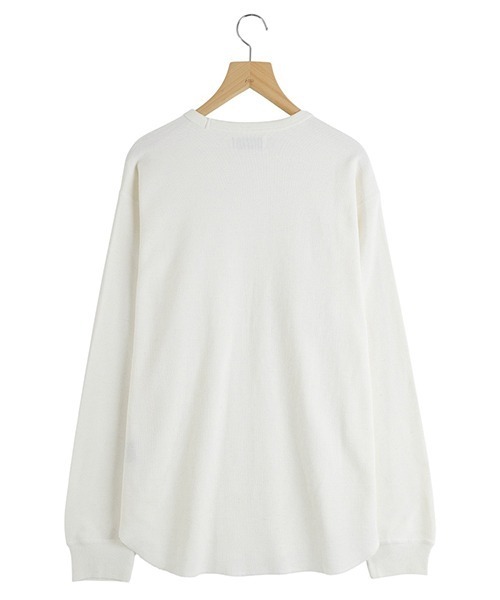marka（マーカ）の「marka / マーカ：CREW NECK L/S TEE -ORGANIC COTTON HEMP MESH KNIT-：M25D06CS01C[COR]（Tシャツ/カットソー・メンズ・ホワイト/ブラック・2(M)）」の11枚目の写真