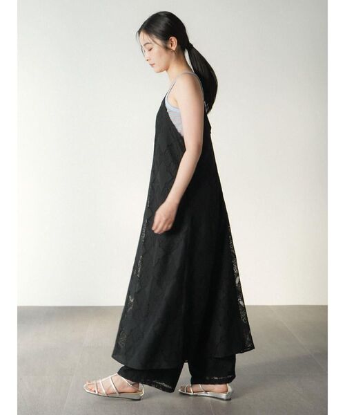 FIKA.(フィーカ)の「Leavers lace cami onepiece(ワンピース・レディース・ブラック/オフホワイト・MEDIUM)」の4枚目の写真