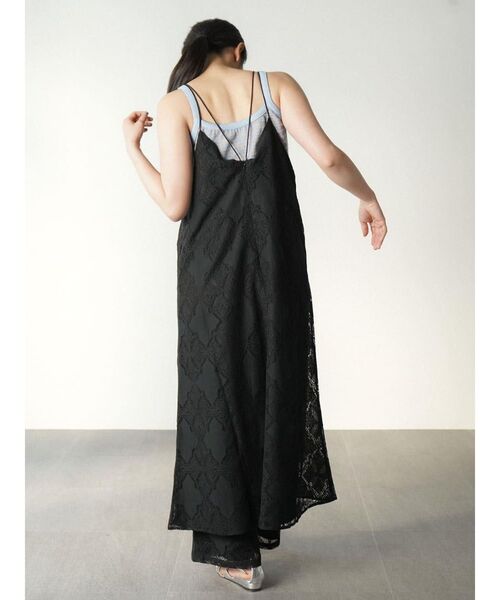 FIKA.(フィーカ)の「Leavers lace cami onepiece(ワンピース・レディース・ブラック/オフホワイト・MEDIUM)」の5枚目の写真