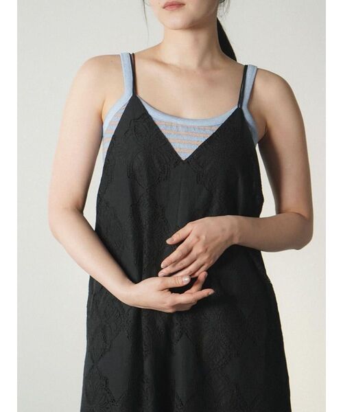 FIKA.(フィーカ)の「Leavers lace cami onepiece(ワンピース・レディース・ブラック/オフホワイト・MEDIUM)」の11枚目の写真