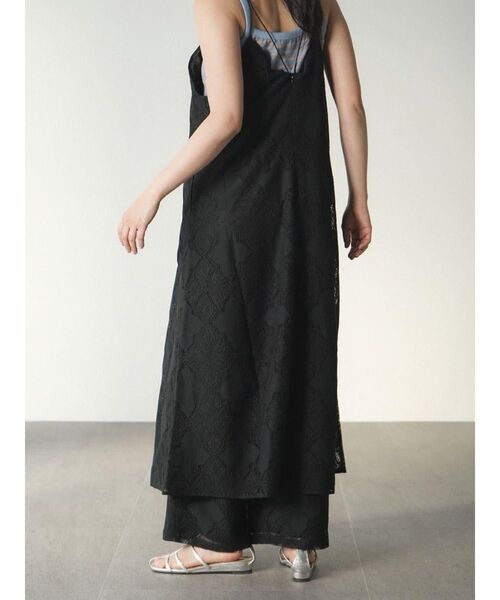 FIKA.(フィーカ)の「Leavers lace cami onepiece(ワンピース・レディース・ブラック/オフホワイト・MEDIUM)」の14枚目の写真