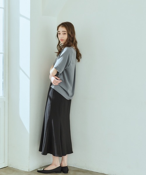 12Twelve Agenda（トゥエルブ　アジェンダ）の「ニュアンス釦Vネック5分袖ブラウス（シャツ/ブラウス・レディース・ベージュ/オフホワイト/チャコールグレー・M）」の20枚目の写真