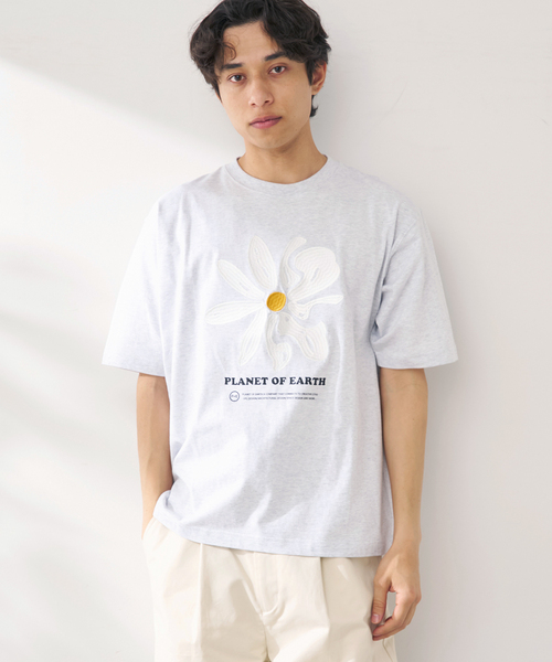 B.C STOCK（ベーセーストック）の「PLANET OF EARTH FLOWER EMB TEE（Tシャツ/カットソー・メンズ・ライトグレー/ホワイト/チャコールグレー/アイボリー・LARGE/MEDIUM）」の4枚目の写真