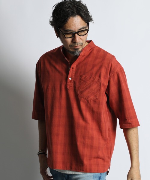 The DUFFER of ST.GEORGE(ザダファーオブセントジョージ)の「GARMENT DYED CHECK STAND COLLAR 3/4 SLEEVE SHIRT:ガーメントダイ スタンドカラー 7分袖チェックシャツ/ 製品染め / ヴィンテージ加工 / コットンシャツ / リラックスシルエット(シャツ/ブラウス・メンズ・ネイビー/オレンジ・LARGE/MEDIUM/SMALL/X-LARGE)」の2枚目の写真