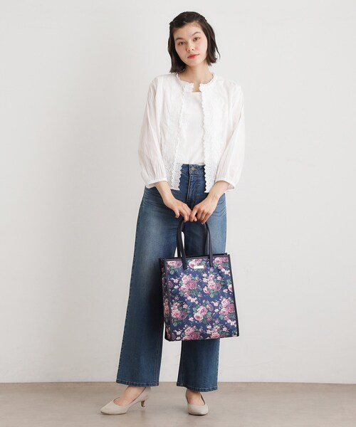 LAURA ASHLEY（ローラアシュレイ）の「エレンボロー ローズ柄 スクエアトートバッグ（トートバッグ・レディース・ブルー系5/ターコイズブルー系9/ピンク系その他・00）」の7枚目の写真